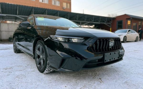 В России продают новый Honda Inspire за 3,8 млн рублей