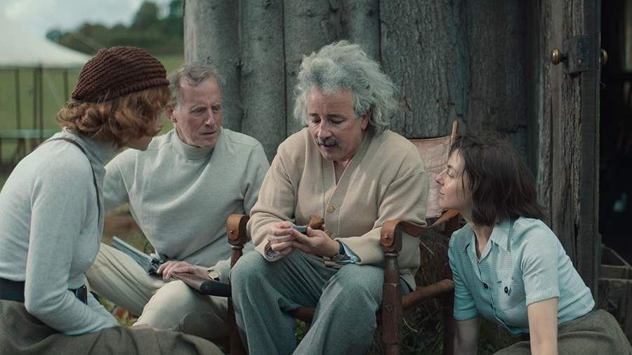 Netflix представил документальную драму «Эйнштейн и бомба»